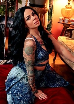 Lili Cocksinhell